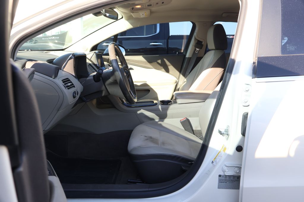 Thumbnail: 2014 Chevrolet Volt - 12