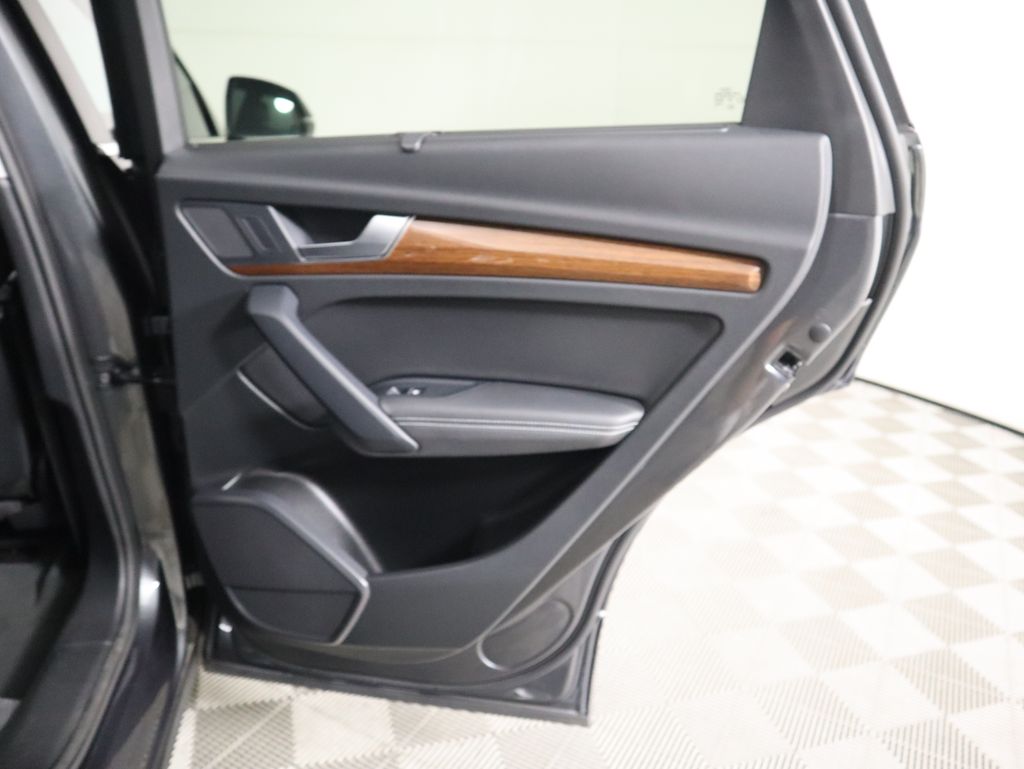 Thumbnail: 2022 Audi Q5 - 27