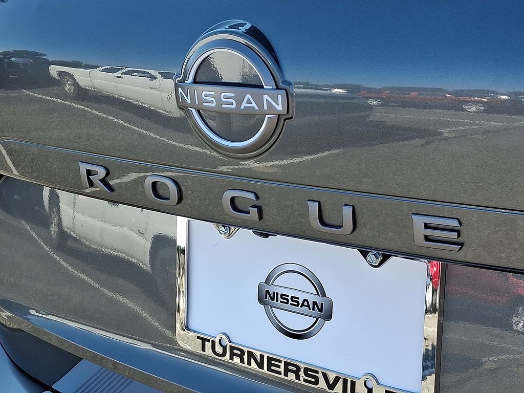 Thumbnail: 2026 Nissan Rogue - 10