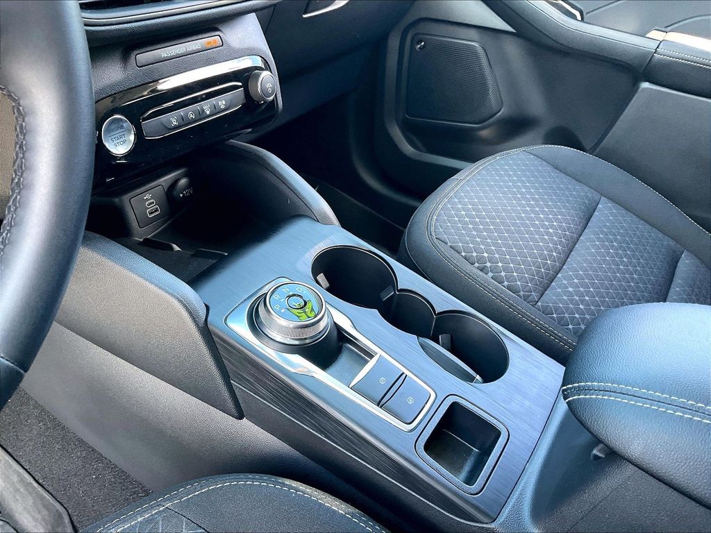 2025 Ford Escape — photo 19