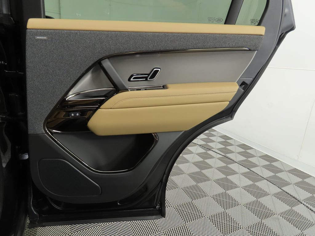 2025 Land Rover Range Rover Sport SE 29