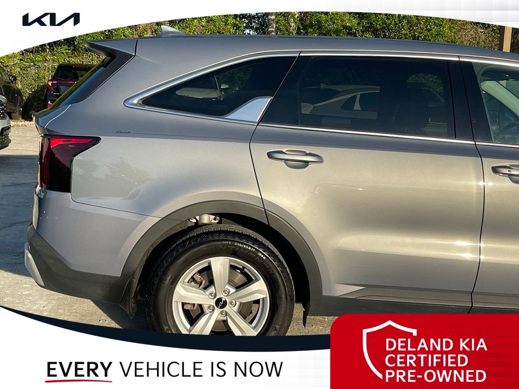 2024 Kia Sorento LX - Photo 4