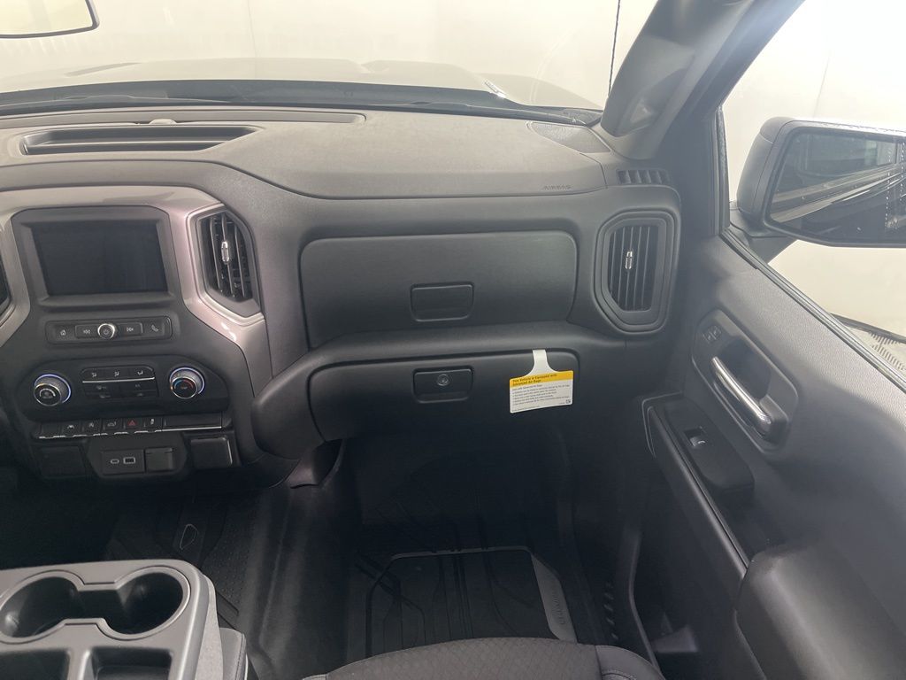 Thumbnail: 2026 Chevrolet Silverado 1500 - 12