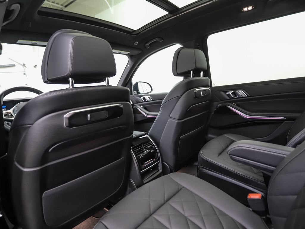 Thumbnail: 2025 BMW X7 - 20