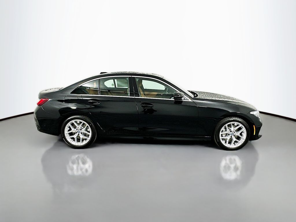 Thumbnail: 2025 BMW 3 Series - 4