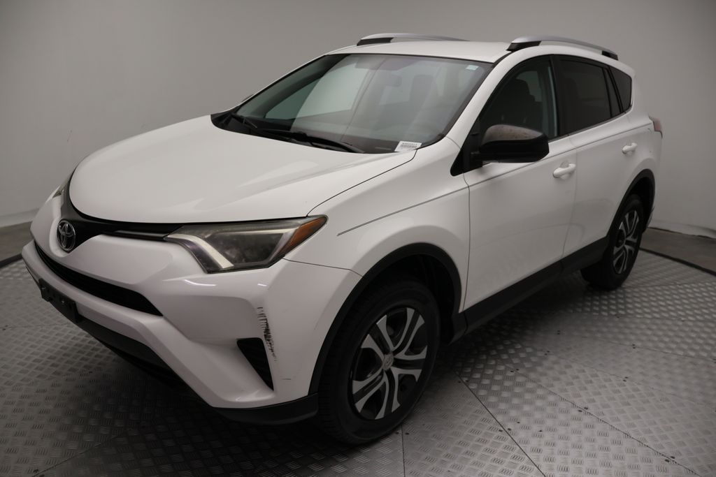 Thumbnail: 2016 Toyota RAV4 - 2