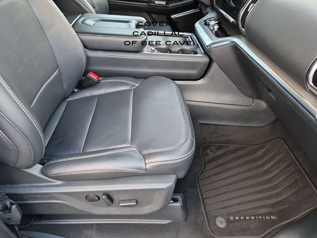 Used Car 2025 Ford Expedition  Platinum For Sale Under $70,000 In Austin, Texas