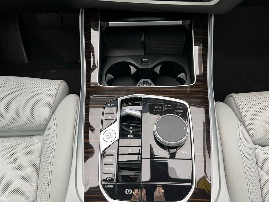 Thumbnail: 2025 BMW X5 - 12