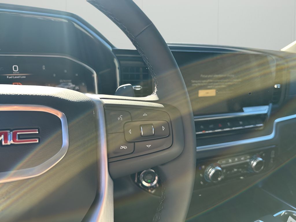 New 2026 White GMC SLT image 31