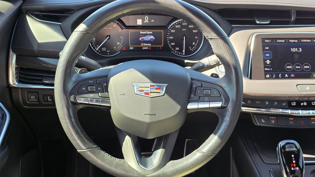 Thumbnail: 2021 Cadillac XT4 - 10
