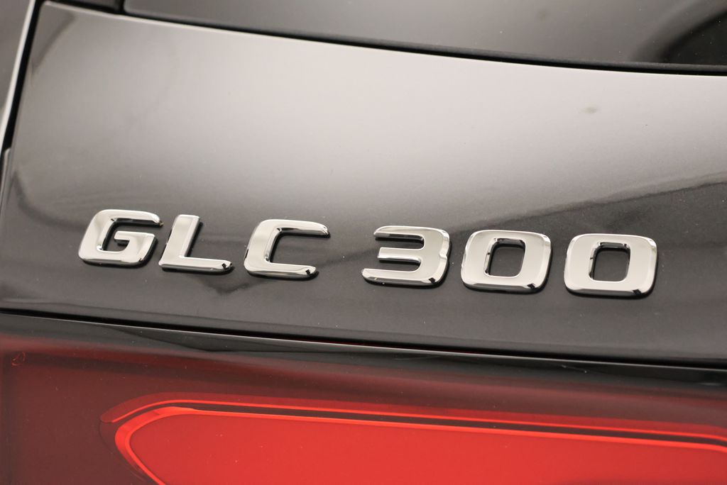 Thumbnail: 2027 Mercedes-Benz GLC - 9