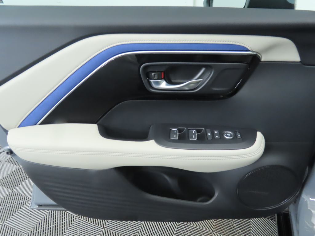 Thumbnail: 2025 Acura ADX - 25