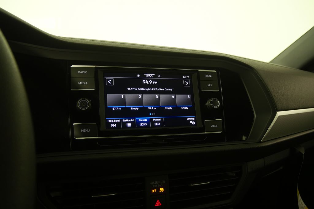 Thumbnail: 2023 Volkswagen Jetta - 24