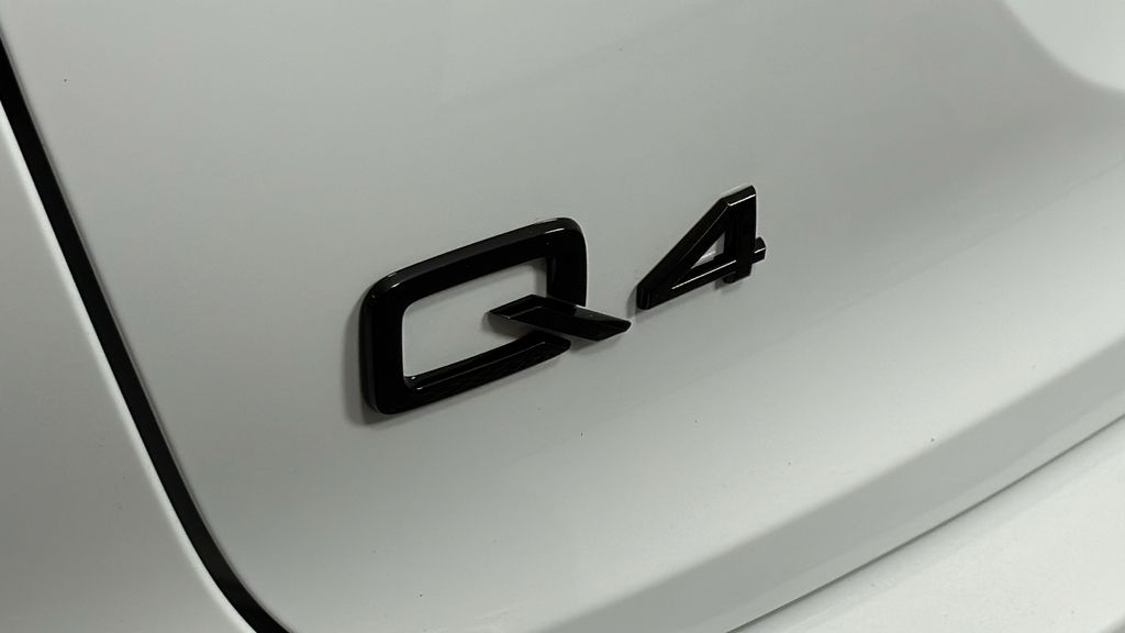 2024 Audi Q4 e-tron  9