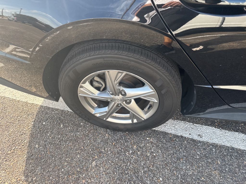 2022 Phantom Black Hyundai Sonata SE FWD Sedan