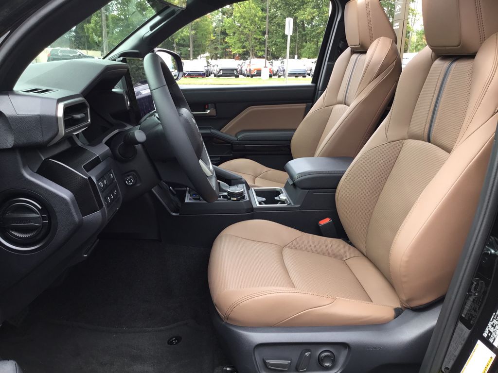 Thumbnail: 2025 Toyota 4Runner - 14