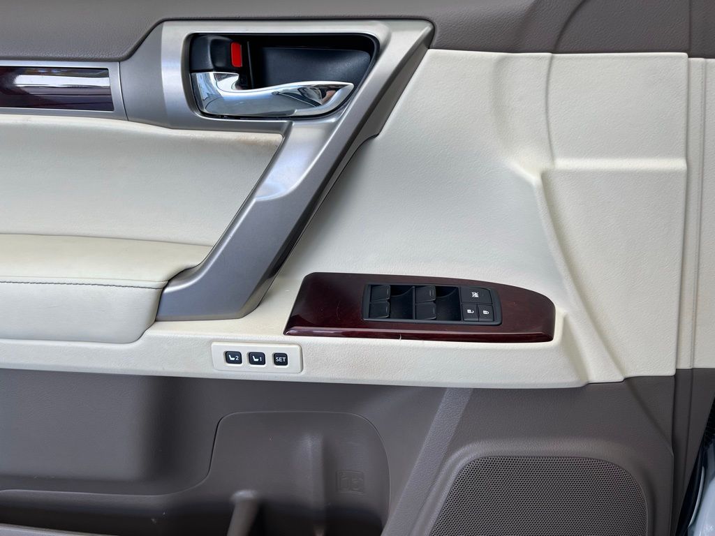 2016 Lexus GX 460 Luxury 26