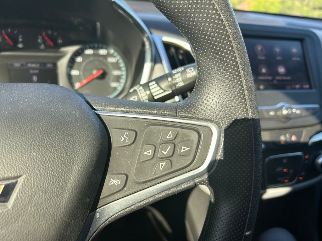 2022 Chevrolet Equinox LS 22