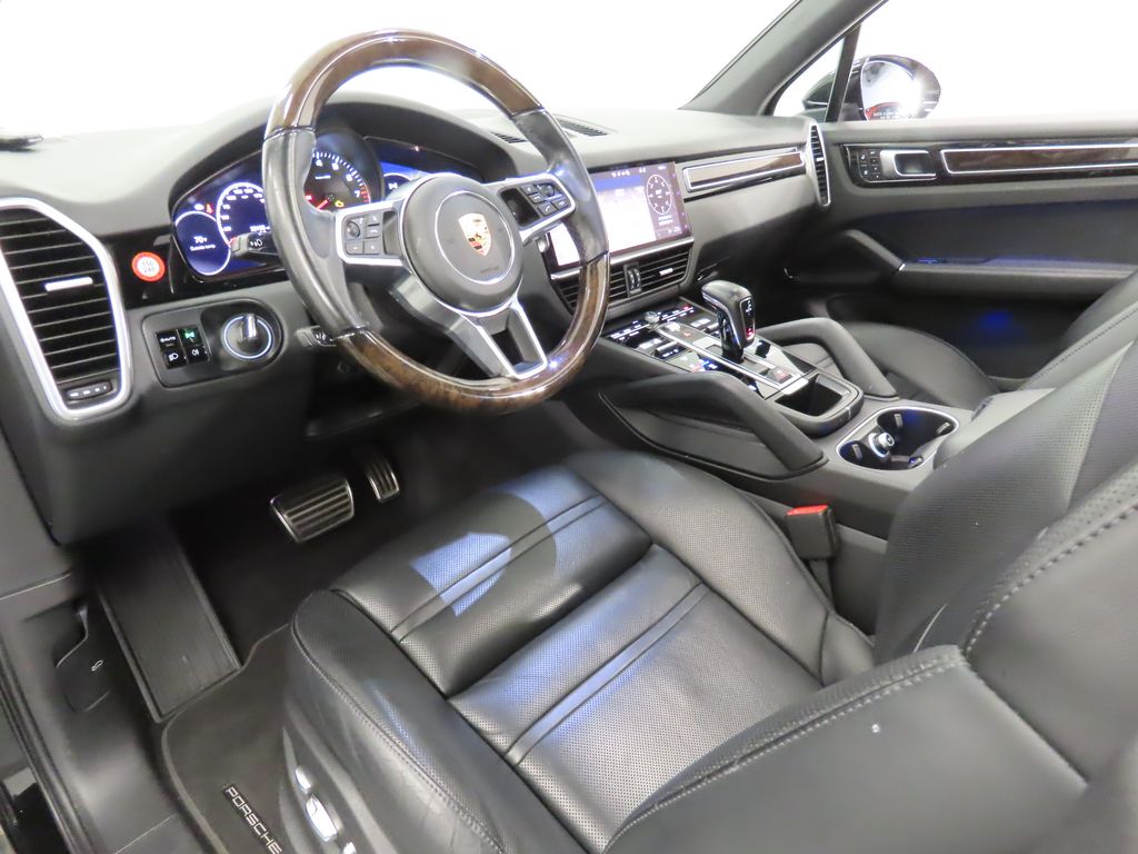 Thumbnail: 2021 Porsche Cayenne - 4
