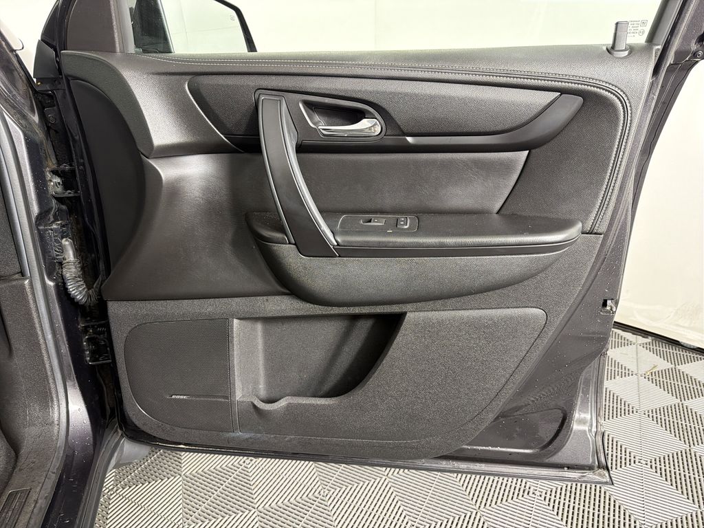 used 2015 Chevrolet Traverse car, priced at $9,995