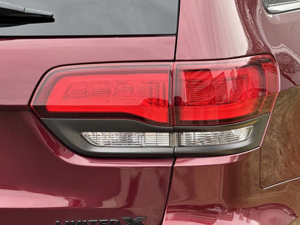 Thumbnail: 2019 Jeep Grand Cherokee - 10