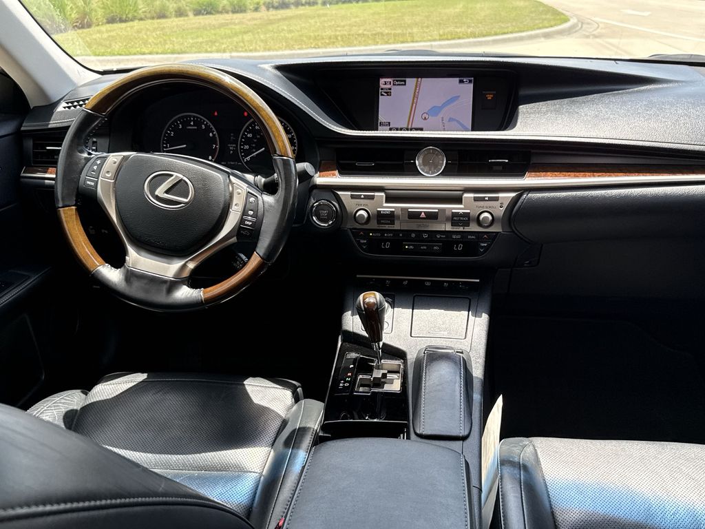 Thumbnail: 2015 Lexus ES - 19