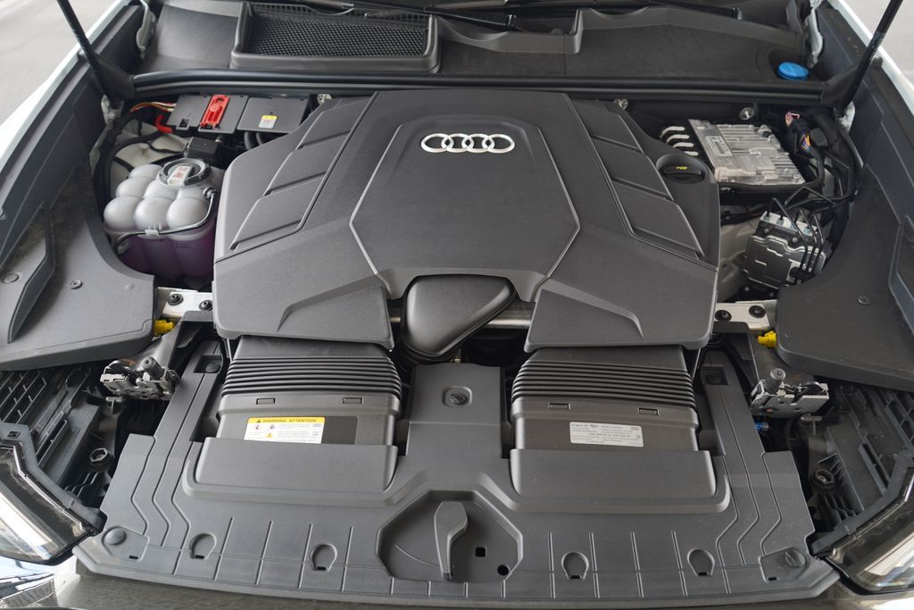 Thumbnail: 2026 Audi Q8 - 12
