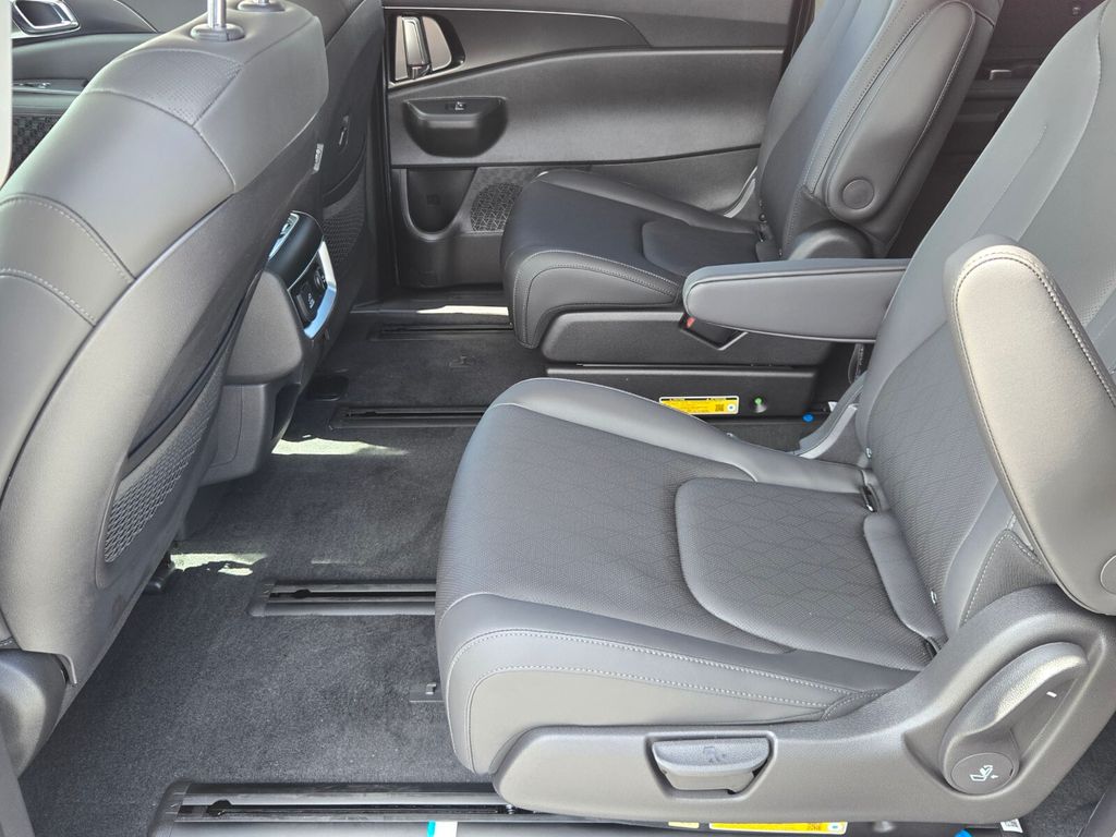 2027 Kia Carnival - $51,115