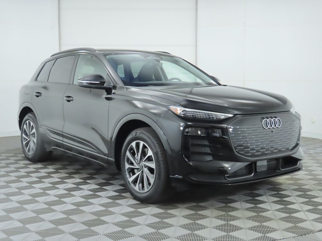 Thumbnail: 2025 Audi Q6 e-tron - 3