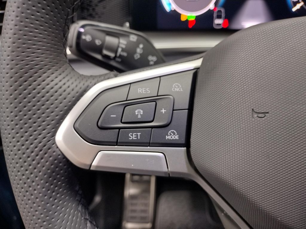 2025 Volkswagen Tiguan 2.0T SE R-Line Black