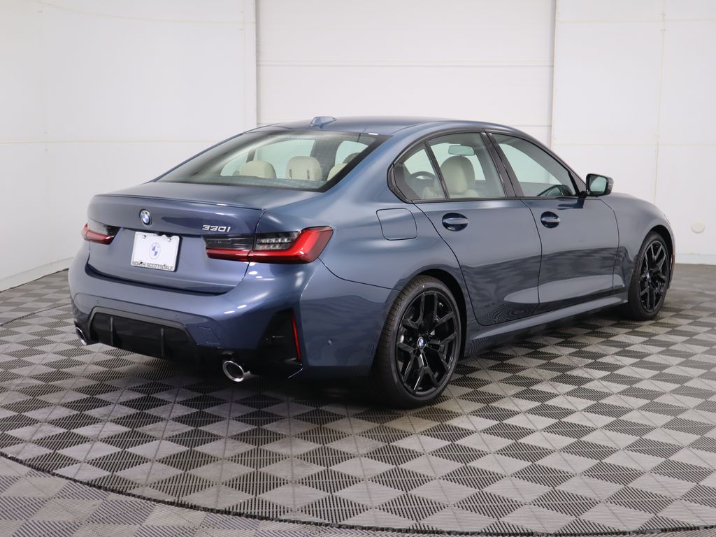 Thumbnail: 2026 BMW 3 Series - 5