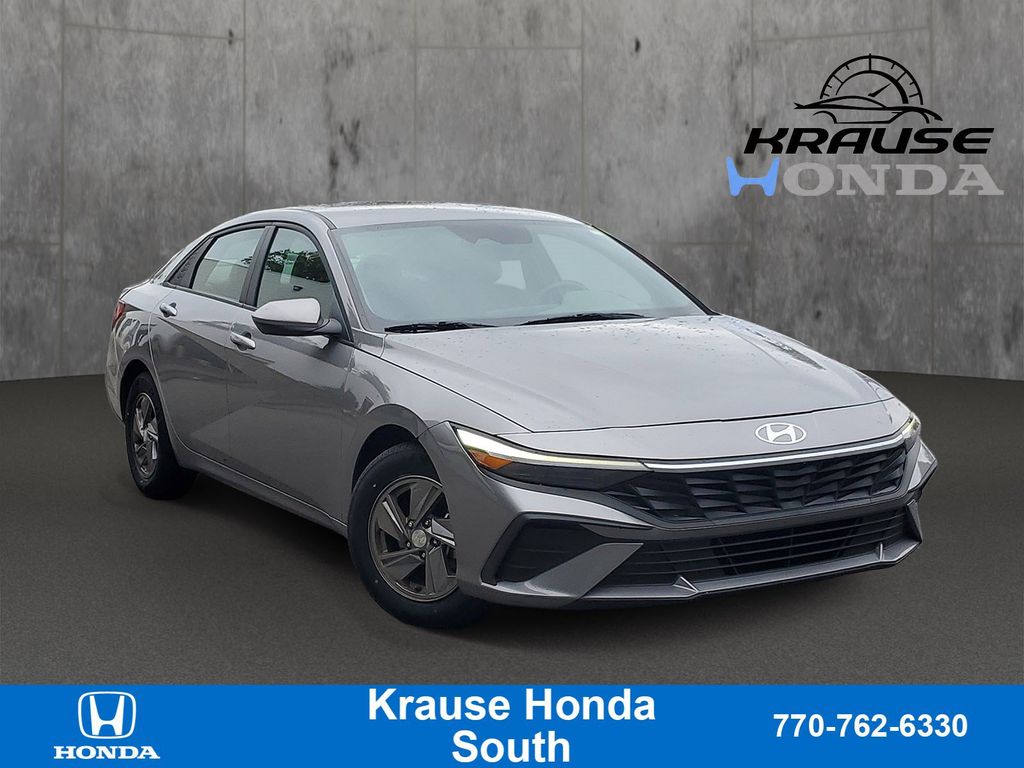 Fluid Metal 2025 Hyundai Elantra Sedan Front-Wheel Drive Continuously Variable Transmission