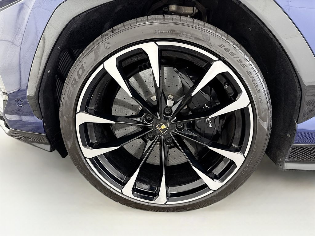 Thumbnail: 2020 Lamborghini Urus - 29