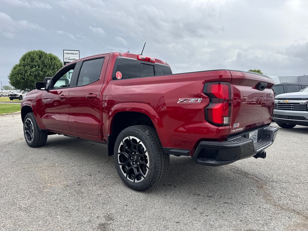 View vehicle photo 4