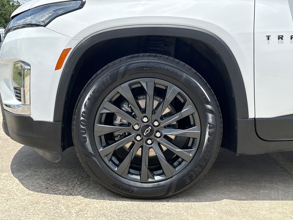 2023 Chevrolet Traverse RS White at Community Kia
