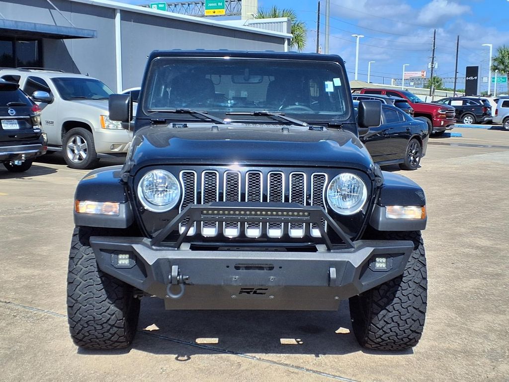 2023 Jeep Wrangler Sahara - 6