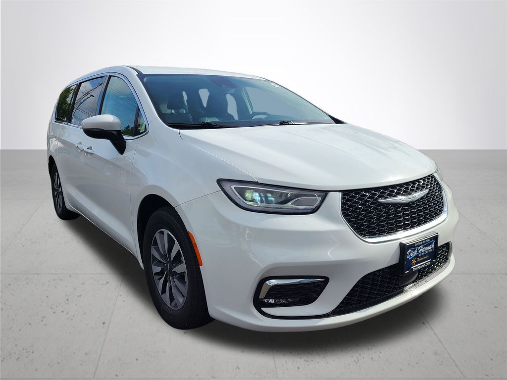 2023 Chrysler Pacifica Hybrid Touring L