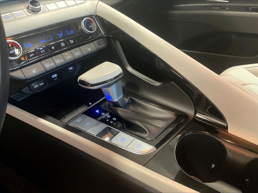 2025 Hyundai Elantra — photo 20
