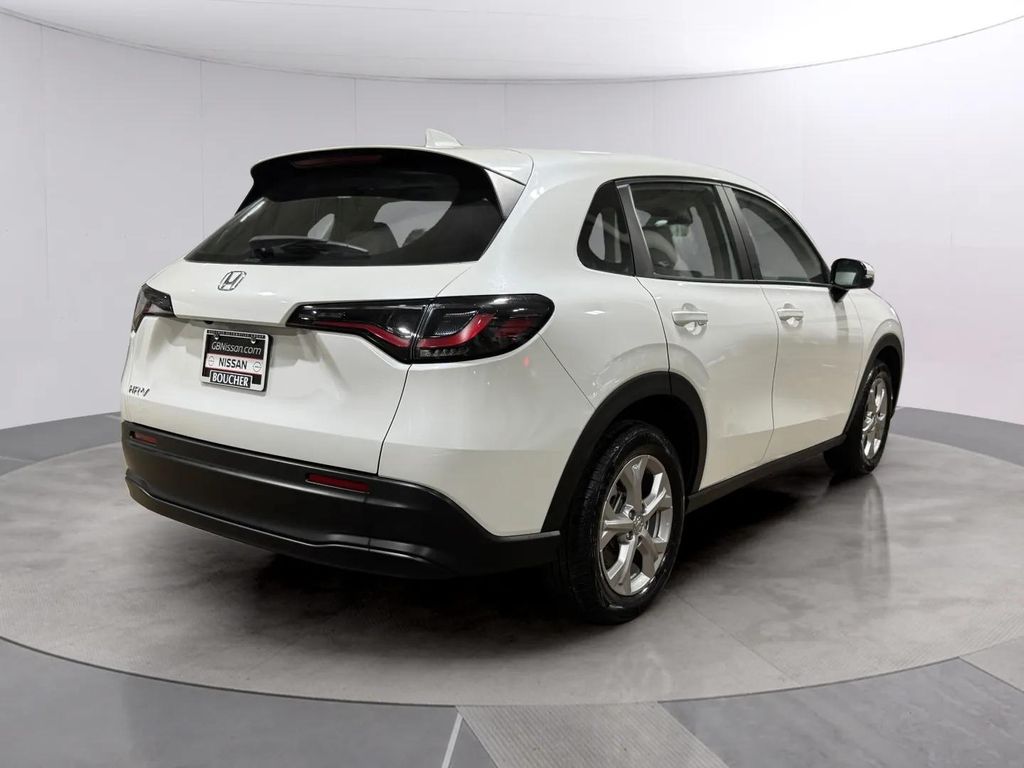 Certified Used 2023 Platinum White Pearl Honda LX image 4