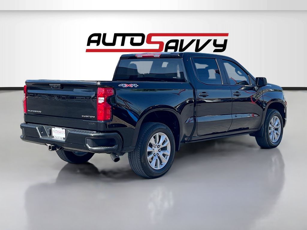Used 2025 Black Chevrolet Custom image 7