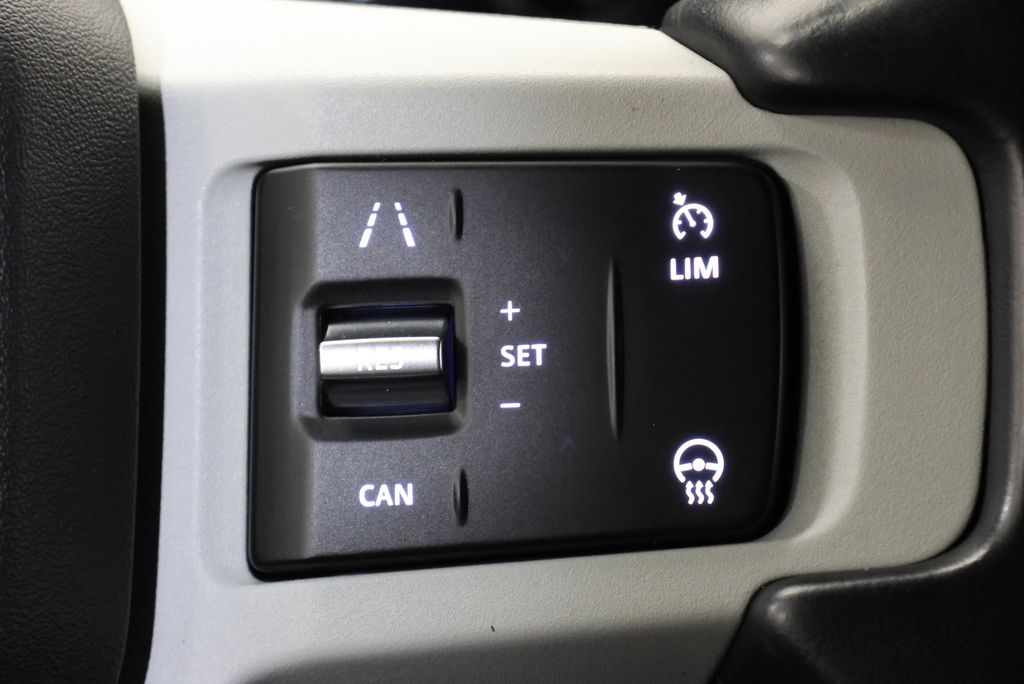 Thumbnail: 2023 Land Rover Defender - 18