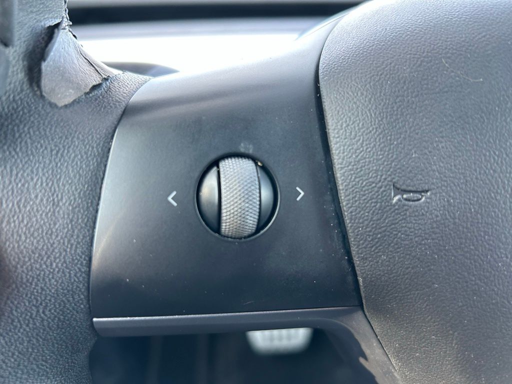 Thumbnail: 2021 Tesla Model Y - 18