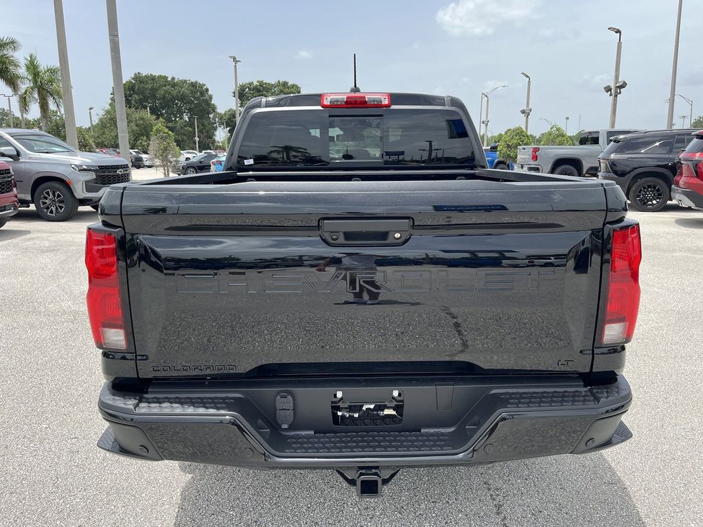 2024 Chevrolet Colorado LT 3