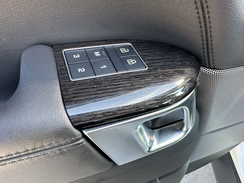 Thumbnail: 2022 Land Rover Range Rover Sport - 14