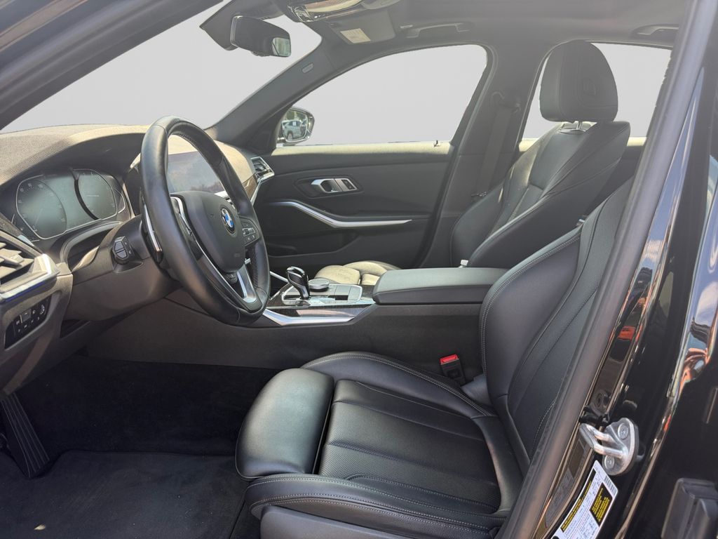2022 BMW 3 Series 330i xDrive - 9