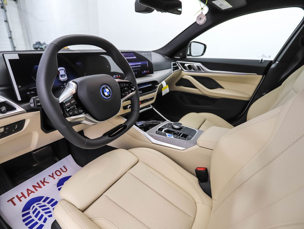 Thumbnail: 2025 BMW i4 - 11