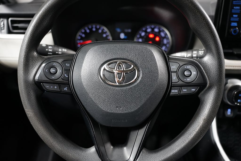 2020 Toyota RAV4 XLE 12