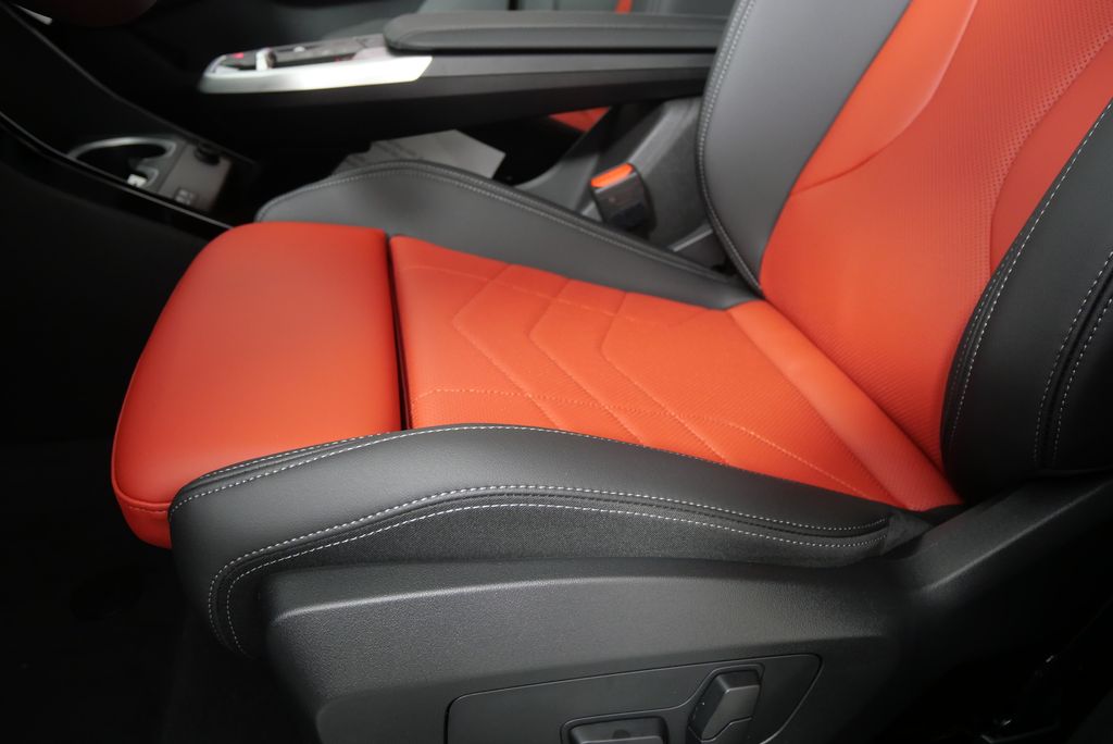 2025 BMW X1 xDrive28i 9