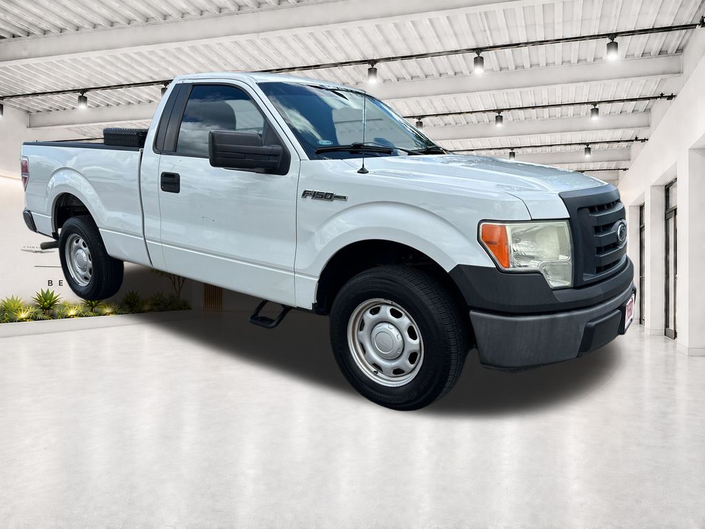 Oxford White 2013 Ford F-150 Pickup Truck 4X2 6-Speed Automatic