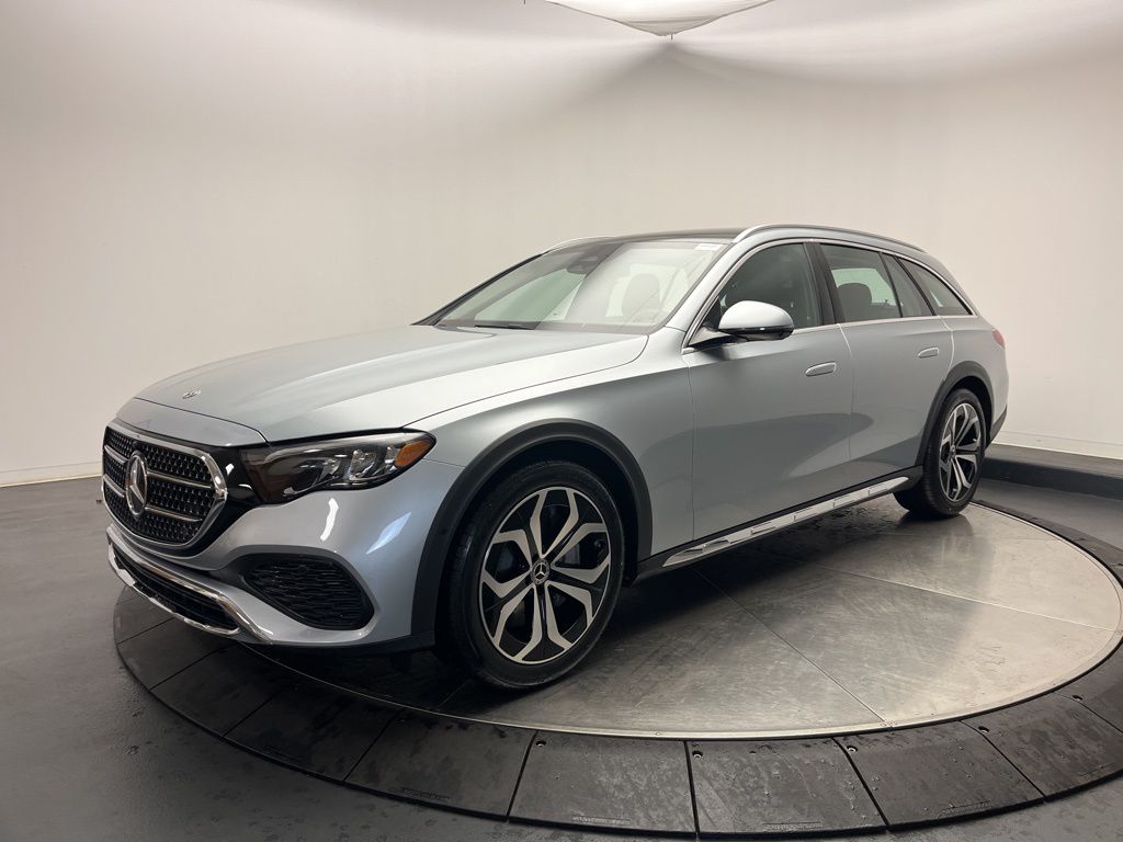 Thumbnail: 2026 Mercedes-Benz E-Class - 3